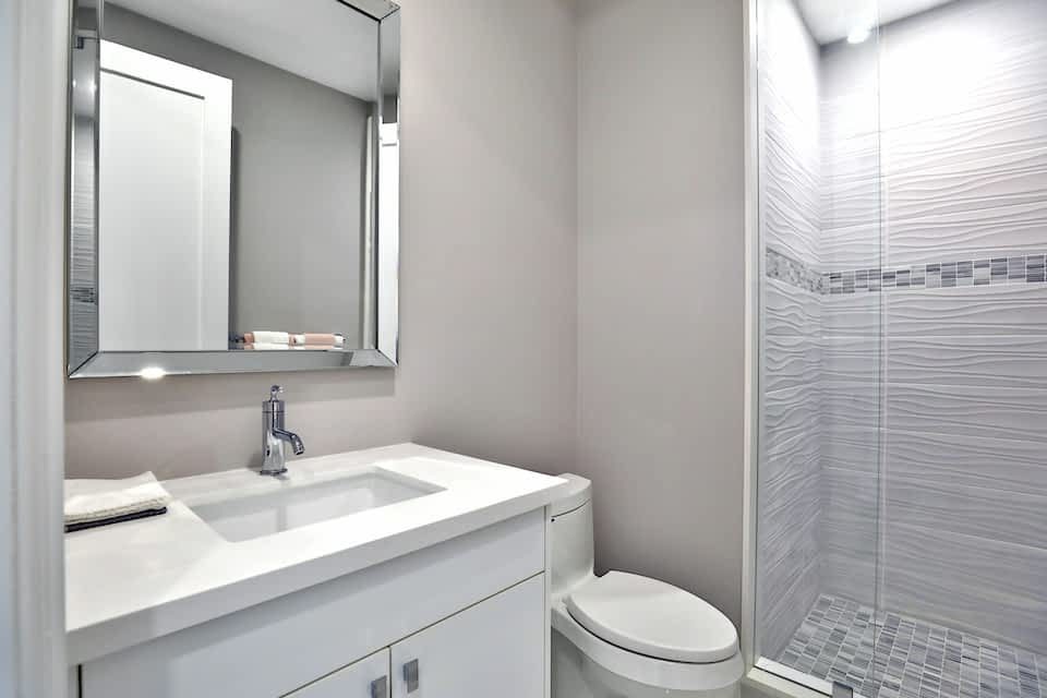 Bathroom renovation in Vaughan - view 1