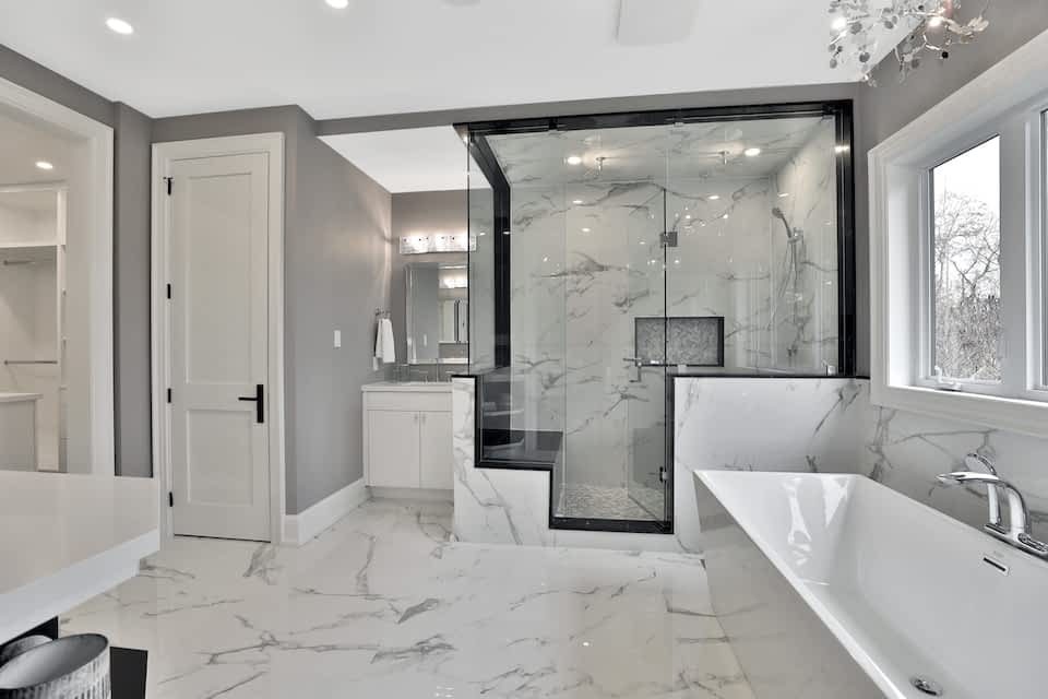 Bathroom renovation in Vaughan - view 2