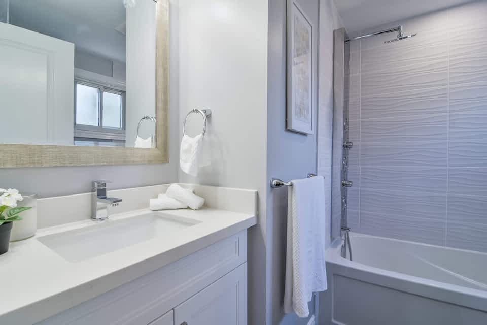 Bathroom renovation in Brampton - view 1