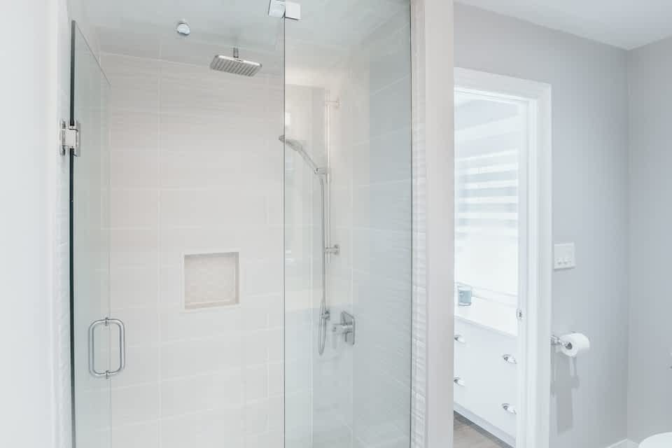 Bathroom renovation in Stouffville - view 1
